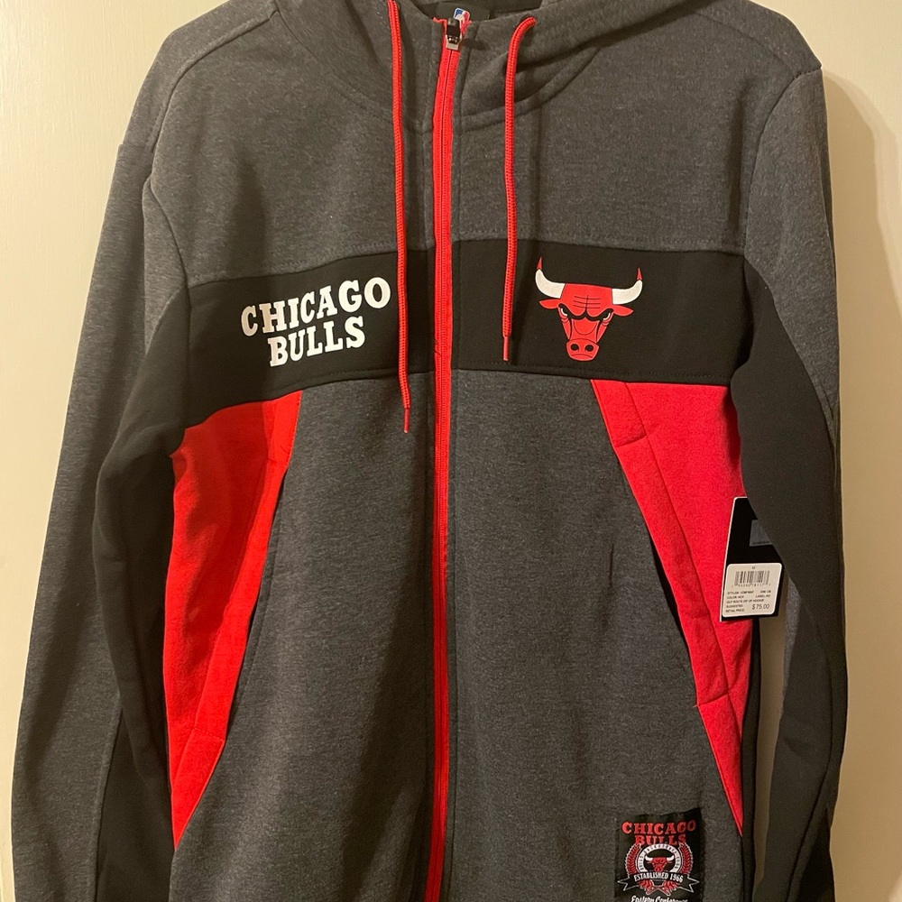 🔥PRICE DROP❗️BRAND NEW Chicago Bulls Hoodie. Full zip. Black Red Gray iSize M.